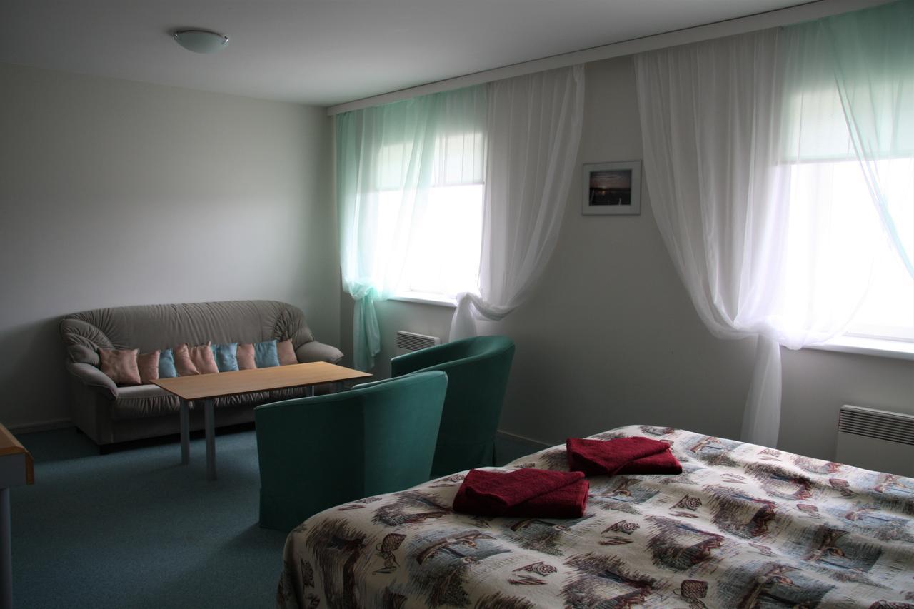 Heltermaa Hostel Экстерьер фото