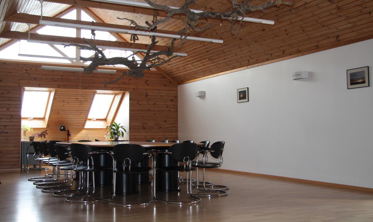 Heltermaa Hostel Экстерьер фото